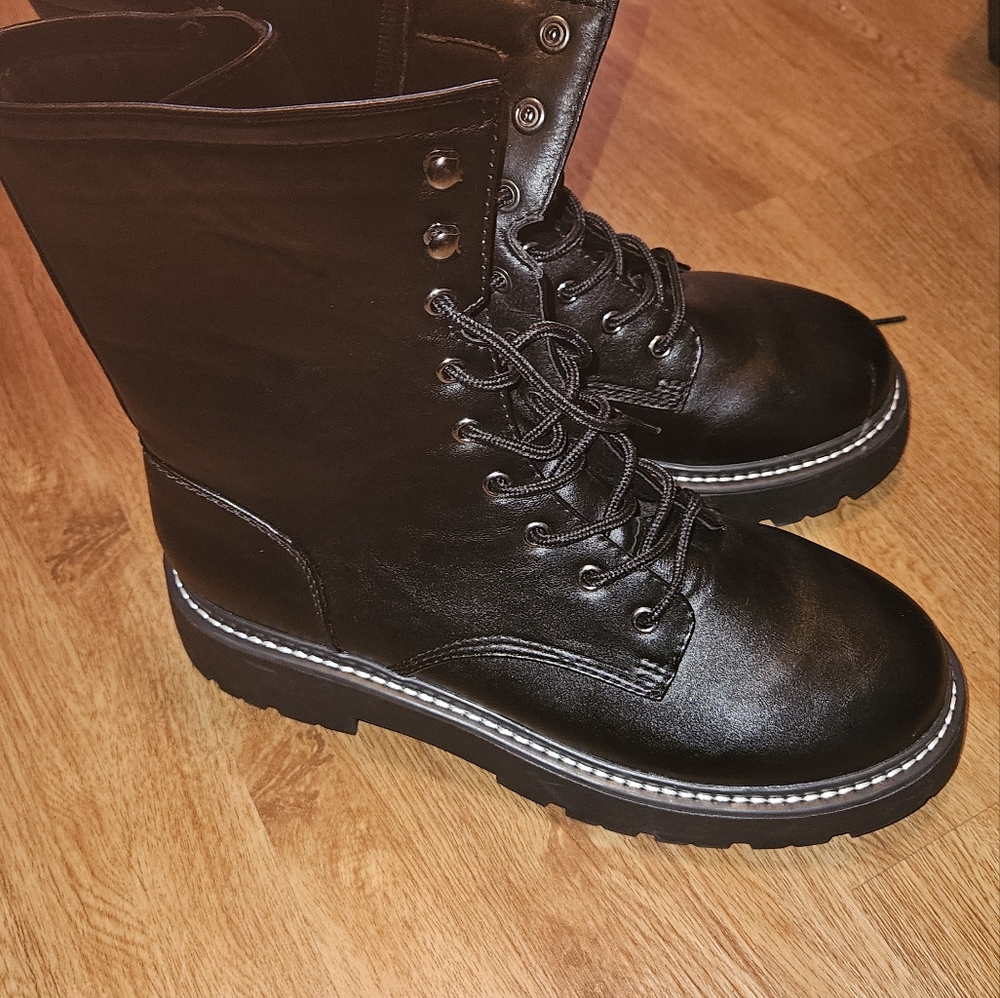 Wild Fable Black Women's Logan Lug Combat Boots w Memory Foam Insole size 12 W - Picture 5 of 10